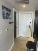 270 E Flamingo Rd in Las Vegas, NV - Building Photo - Building Photo