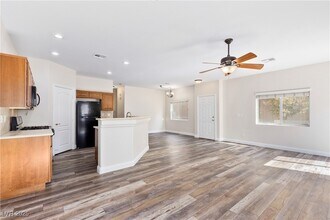 1088 Slate Crossing Ln in Henderson, NV - Building Photo - Building Photo