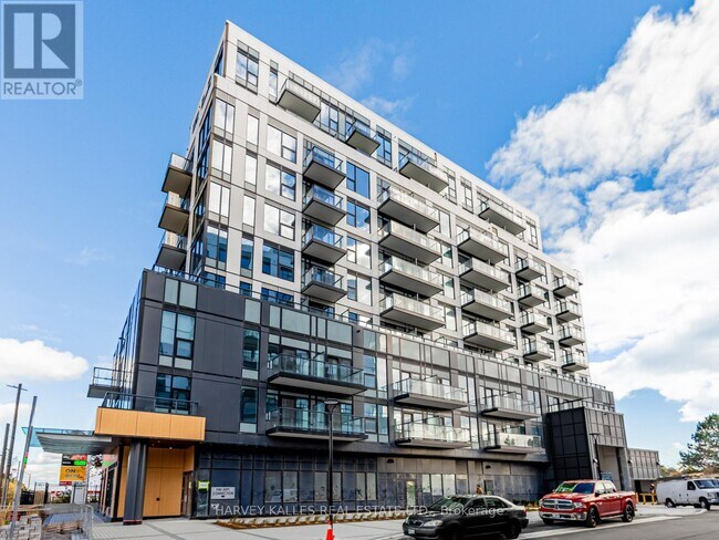 7439 Kingston Rd in Toronto, ON - Building Photo - Building Photo