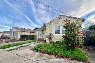 127 22nd Ave in San Mateo, CA - Building Photo - Building Photo