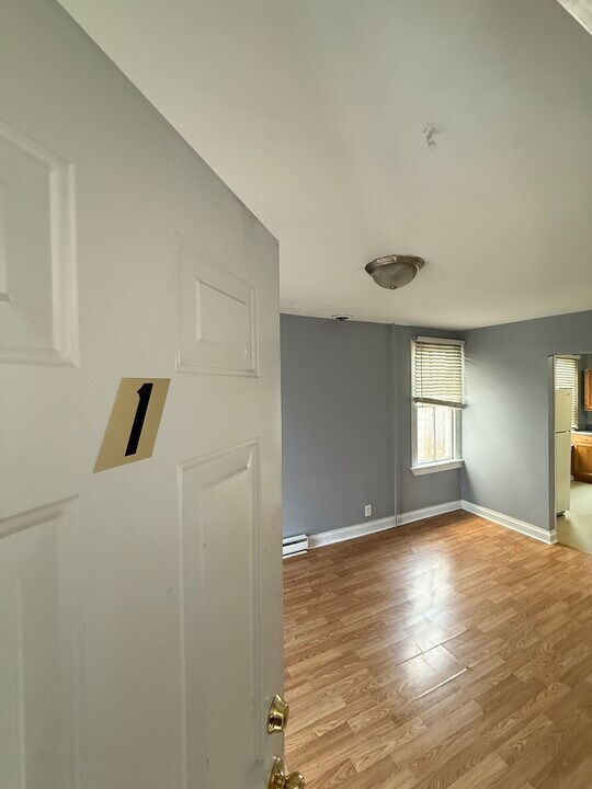 9 E Middle St, Unit 1 in Hanover, PA - Foto de edificio