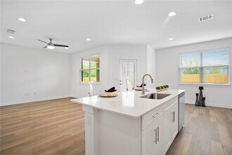 1029 Winnsboro Lp in Round Rock, TX - Foto de edificio - Building Photo