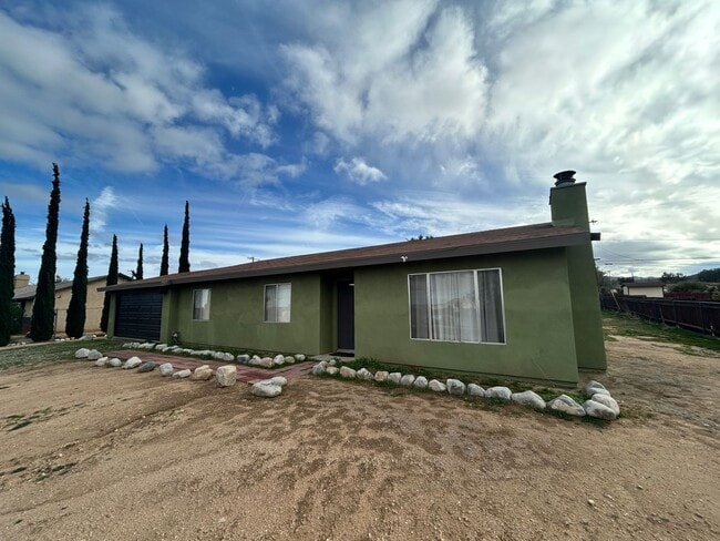 58161 Delano Trail in Yucca Valley, CA - Building Photo - Building Photo