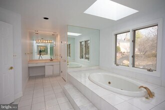 9700 Grenadier Ct in Bethesda, MD - Building Photo - Building Photo