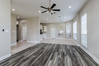 6946 Gentle Breeze Dr in Willis, TX - Building Photo - Building Photo