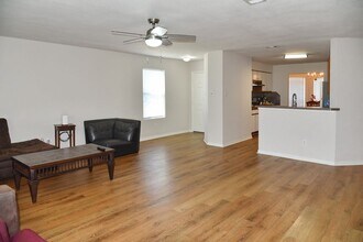 1106 Mossy Branch St in Houston, TX - Foto de edificio - Building Photo