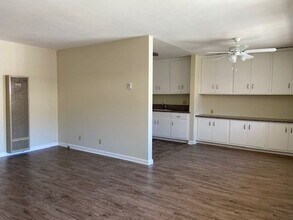 4439 Ocean View Blvd in Montrose, CA - Foto de edificio - Building Photo
