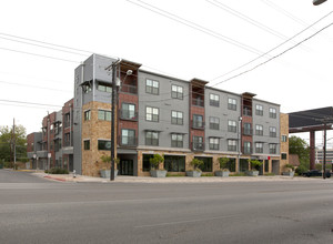 Texan North Campus in Austin, TX - Foto de edificio - Building Photo