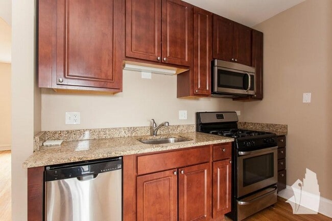 2108 W Ainslie St, Unit S1 in Chicago, IL - Building Photo - Building Photo