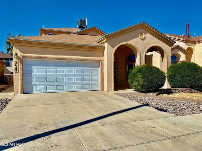 3629 Lantana Ln in El Paso, TX - Foto de edificio - Building Photo