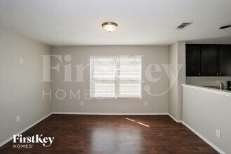 10021 Fox Hill Dr in Fort Worth, TX - Foto de edificio - Building Photo