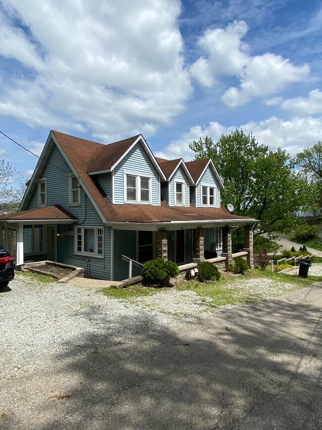 40 Harding St Rentals in Manor, PA