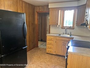 1345 Jefferson Ave in Dunmore, PA - Building Photo - Building Photo