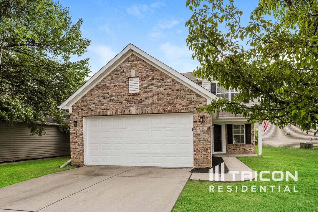 8146 Birchfield Dr in Indianapolis, IN - Foto de edificio