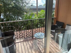 7215 Miami Lakes Dr in Miami Lakes, FL - Building Photo - Building Photo