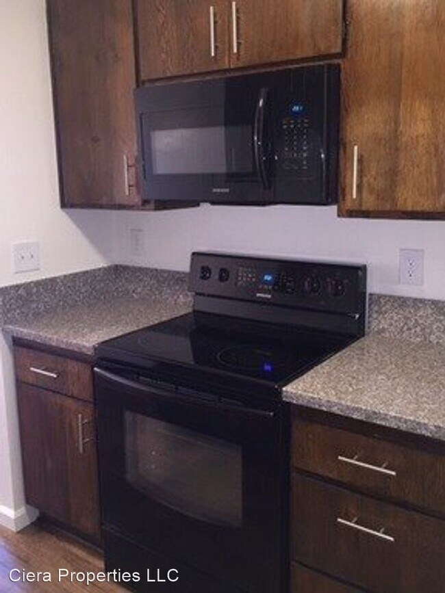 5036 W Ave L8 in Quartz Hill, CA - Building Photo - Building Photo