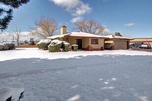 955 E 58th Ave in Denver, CO - Building Photo