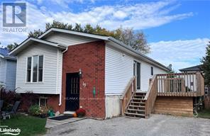 19 Godden St in Collingwood, ON - Building Photo