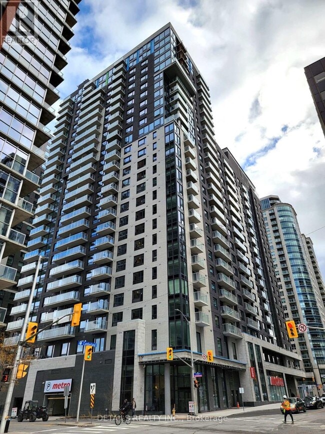 180-1180 George St