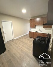 8364 S Brandon Ave in Chicago, IL - Foto de edificio - Building Photo