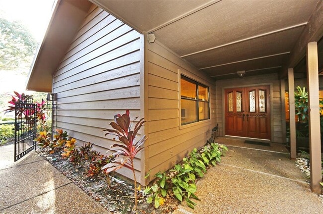 5728 Doral Dr in Sarasota, FL - Building Photo - Building Photo