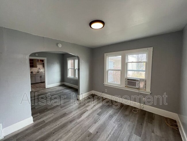 539 E Cuyahoga Falls Ave in Akron, OH - Building Photo - Building Photo