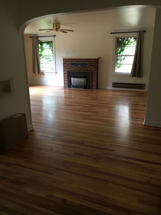 2080 Hilyard St in Eugene, OR - Foto de edificio - Building Photo