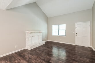 5205 Birdlake Dr NW in Lilburn, GA - Building Photo - Building Photo