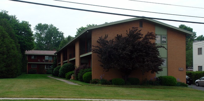 Dewittshire Apartments in De Witt, NY - Building Photo - Building Photo