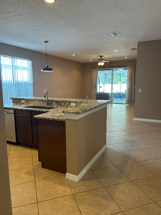 1721 Lakelet Loop in Oviedo, FL - Building Photo
