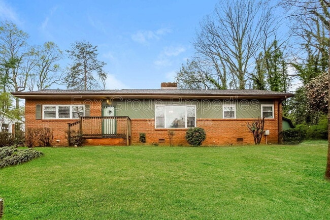 property at 1102 Woods Dr