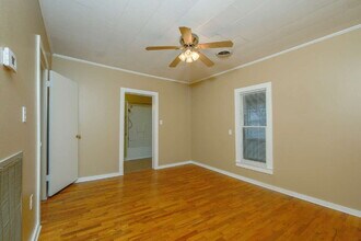 112 Moore St in Dresden, TN - Building Photo - Building Photo