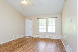210 Prestigious Pl in Senoia, GA - Foto de edificio - Building Photo