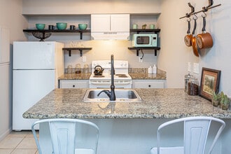 Cottages at Corporate in Baton Rouge, LA - Building Photo - Interior Photo
