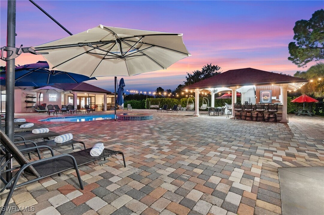 2820 12th Ave NE in Naples, FL - Building Photo