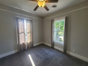 3919 Avenue O in Galveston, TX - Foto de edificio - Building Photo