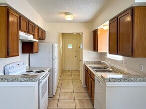202 Renee Dr-Unit -200 in Irving, TX - Building Photo - Building Photo