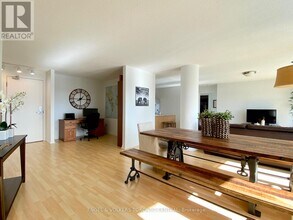 18 Valley Woods Rd in Toronto, ON - Building Photo - Building Photo