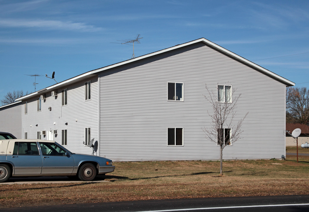 C & C Apartments in New Auburn, MN - Building Photo