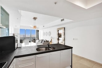 18201 Collins Ave, Unit 2007 in Sunny Isles Beach, FL - Building Photo - Building Photo