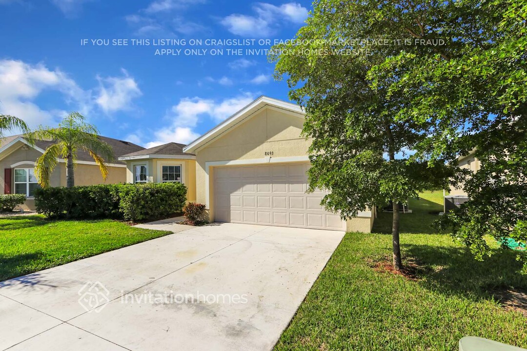 8093 Gopher Tortoise Trail, Unit 2 in Lehigh Acres, FL - Building Photo