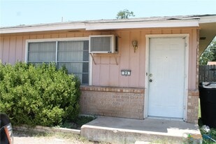 25 N 43rd St in Temple, TX - Building Photo