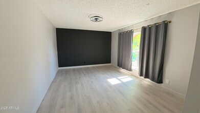 7317 S Palm Dr in Tempe, AZ - Building Photo - Building Photo