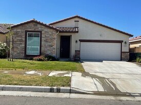 2438 N Rock Creek Dr in Los Banos, CA - Building Photo