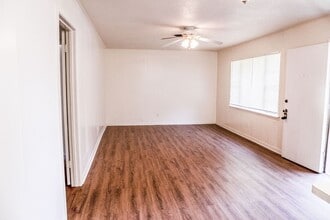 3312 Old Houston Rd in Huntsville, TX - Building Photo - Building Photo