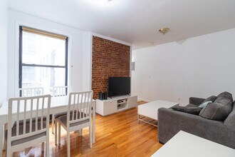 320 E 93rd St in New York, NY - Building Photo - Building Photo