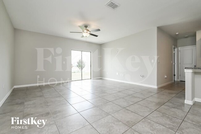 15315 Broad Brush Dr in Sun City Center, FL - Building Photo - Building Photo