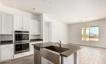 10131 W Camino De Oro in Peoria, AZ - Foto de edificio - Building Photo
