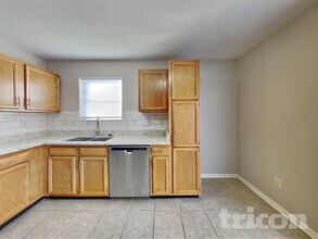 4900 Hunters Run in Columbus, IN - Building Photo - Building Photo