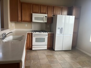 19416 Crystal Springs Ln in Apple Valley, CA - Building Photo - Building Photo